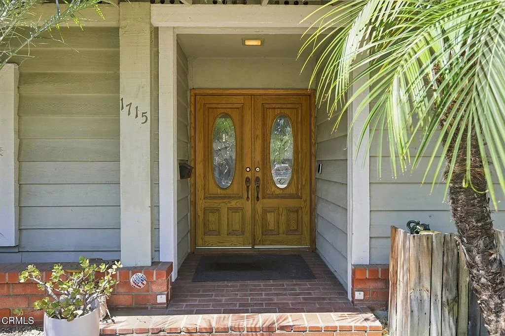3 bed, 2.0 bath, 1525 sqft, $4,250 — Photo 3