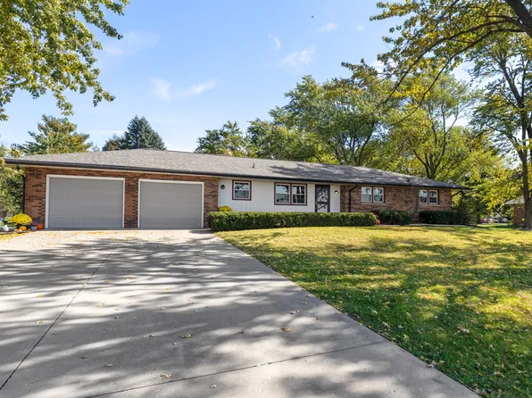 809 Towanda Barnes Rd, Towanda, IL 61776