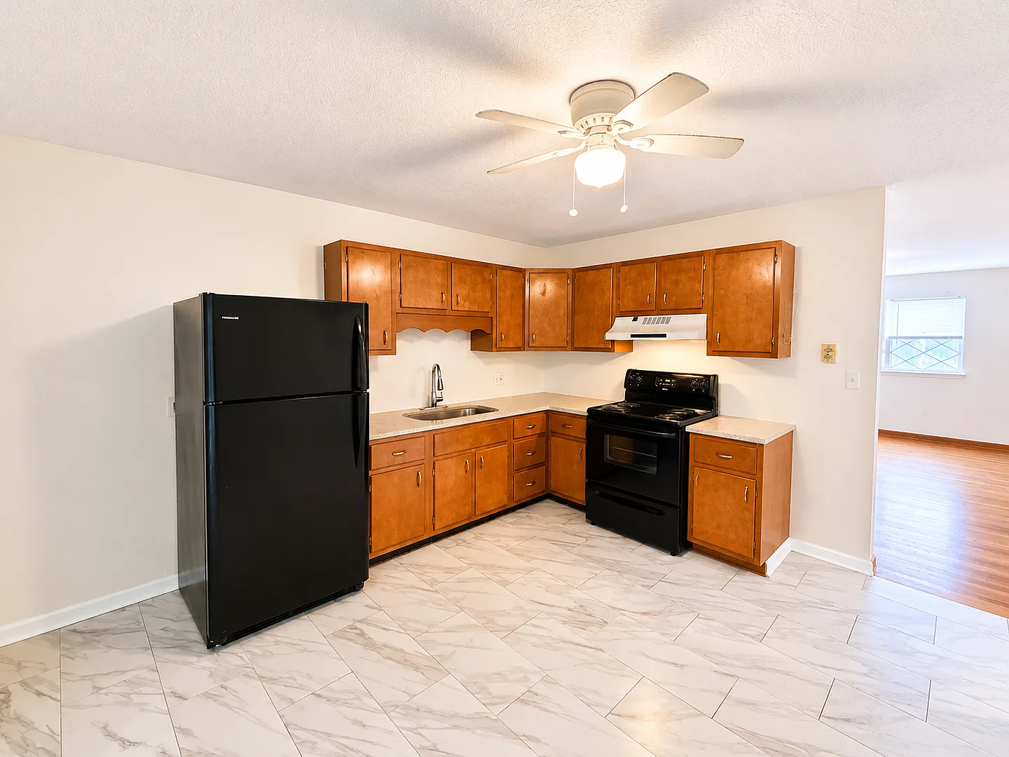 Spacious 2-Bedroom, 2-Bath Duplex with Bonus Basement Space! — Photo 4