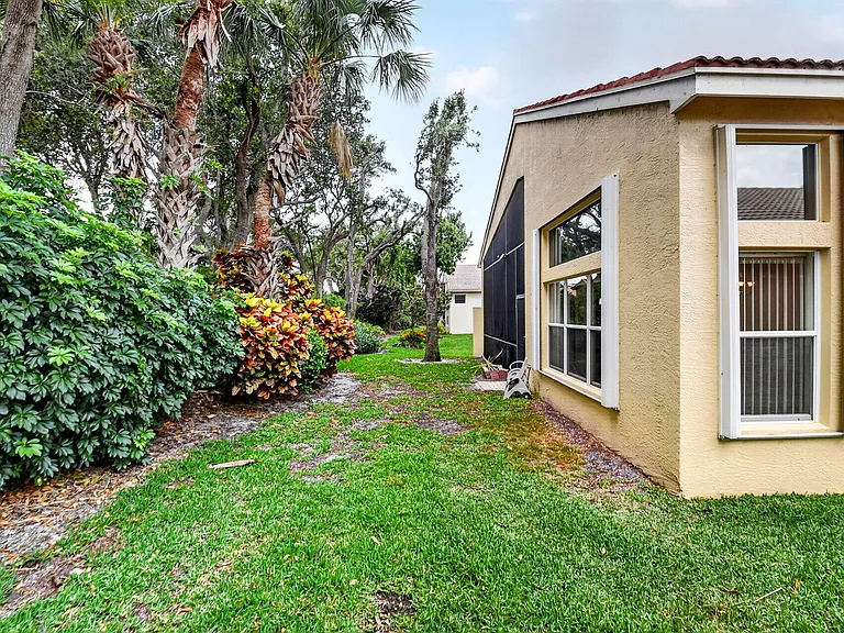 6812 Belmont Shore Dr — Photo 27