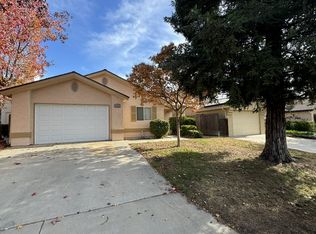 9666 N Sharon Ave, Fresno, CA 93720