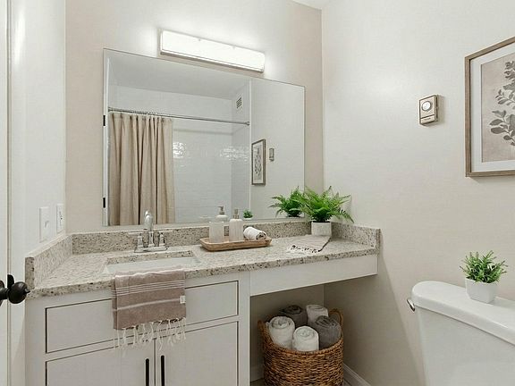 5th image of 2020 Beech Ave APT D3