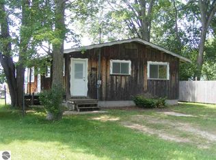 2864 Pleasant Lake Shore Dr, Cadillac, MI 49601