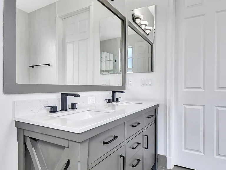 838 NW 83rd Ln — Photo 32