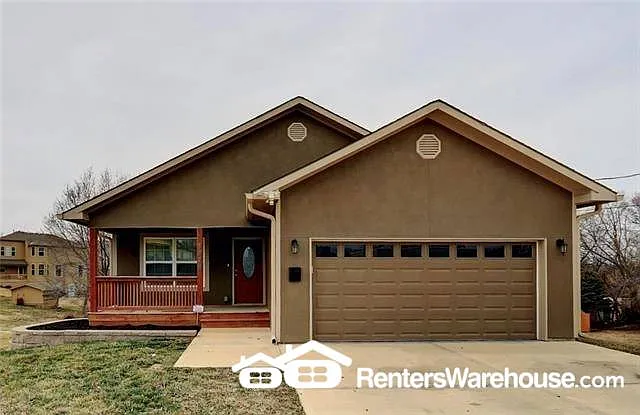 3836 Lloyd St — Photo 2