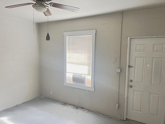 4th image of 1011 El Paso St