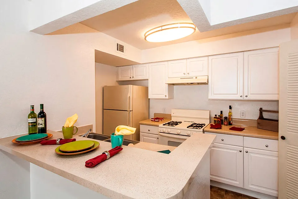 Cricket Club Apartments — Photo 4