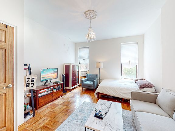 4th image of 116 W 69th St APT 5B