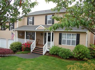 2745 SW Capital Dr, Oak Harbor, WA 98277