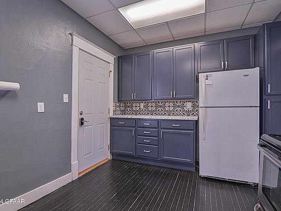 3rd image of 410 Gertrude Ave