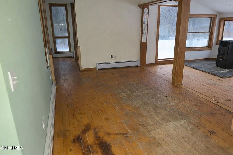5th image of 26 Murphy Way