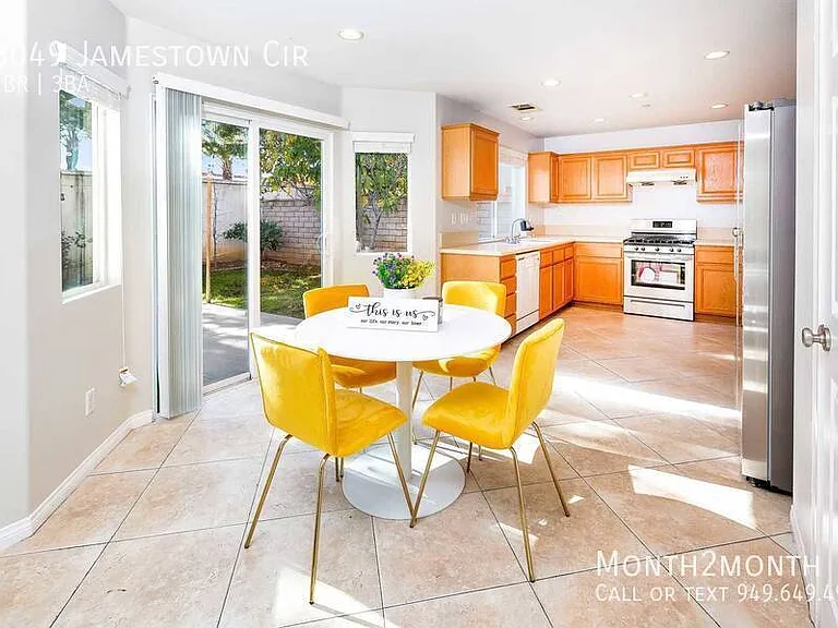 8049 Jamestown Cir — Photo 3