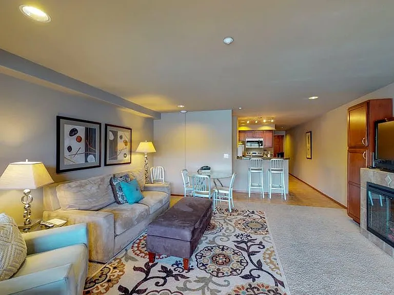 322 W Woodin Ave #623 — Photo 12