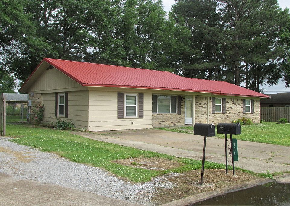 1st image of 804 Lelia St