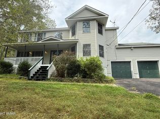 3584 Bristol Cir W, East Stroudsburg, PA 18302