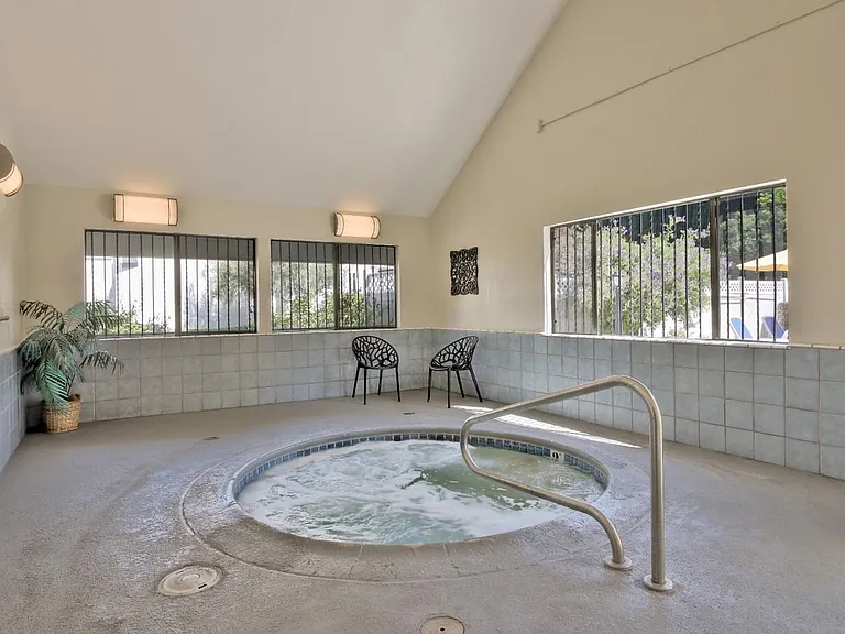 647 Garland Ave — Photo 11
