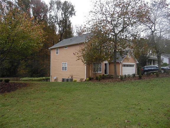 2nd image of 820 Walnut Creek Dr