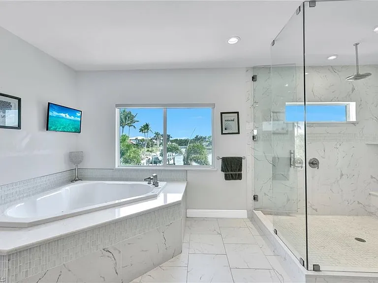 6448 Griffin Blvd — Photo 23