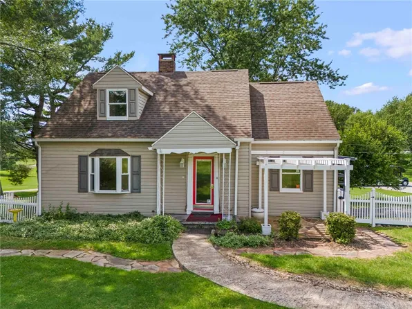 101 Beacon Light Rd, West Newton, PA 15089