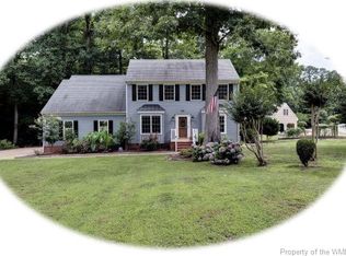 102 Queen Anne Dr, Williamsburg, VA 23185