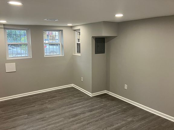 5th image of 33 Quincy Pl NW #2