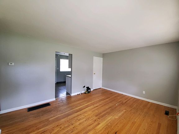 2nd image of 484 Pittsfield Dr