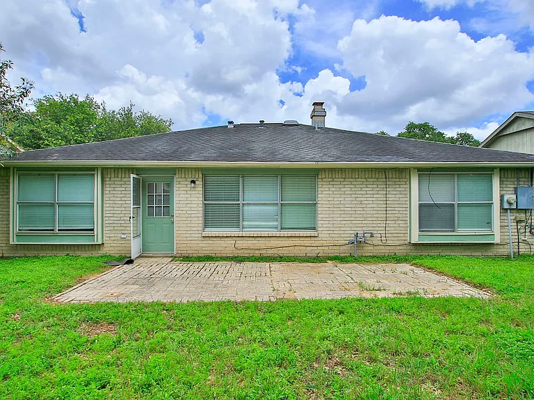 18531 Lippizaner Dr — Photo 30