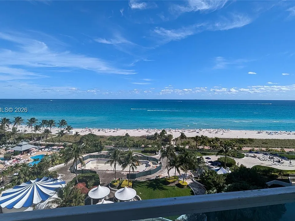 5161 Collins Ave #1217