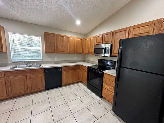 5th image of 2471 Laval Dr