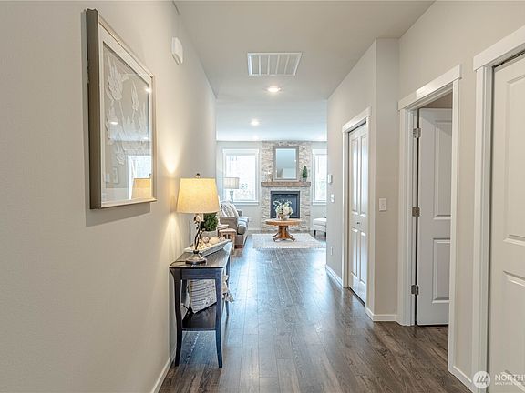3rd image of 301 Desiree Lane