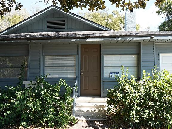 3rd image of 2107 NE 8th Rd