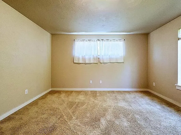 2523 Mountain Ter — Photo 33