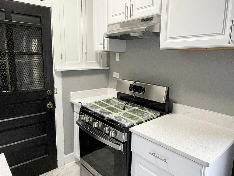 1620 N Tripp Ave #3B — Photo 2