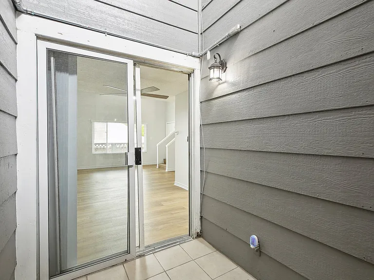 Olive Street Apartments — Photo 39