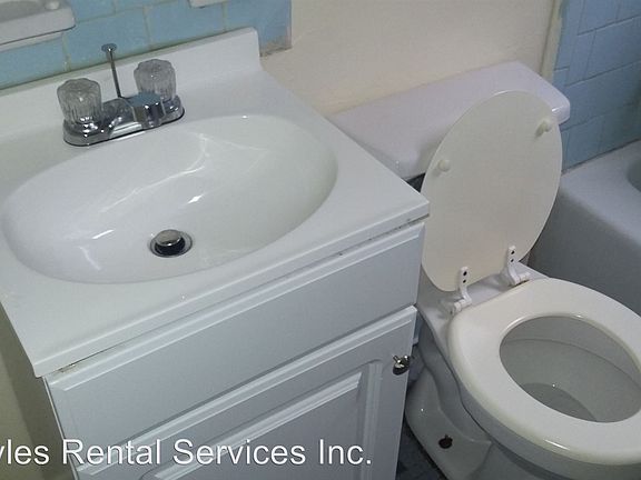 3rd image of 1422 Golfair Blvd APT 1