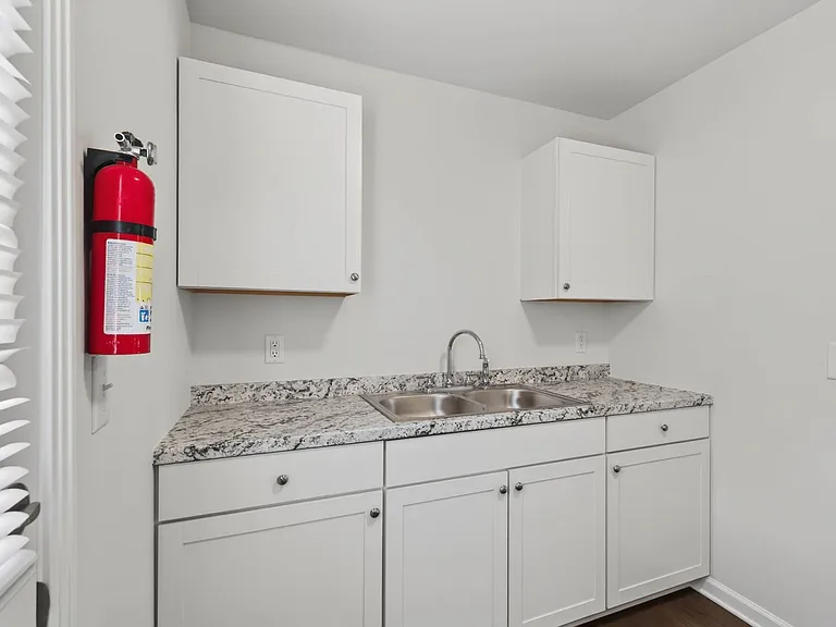 1316 Sunnyview Dr — Photo 16