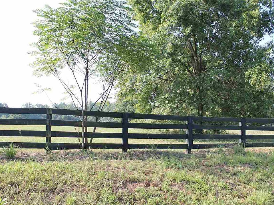 2nd image of 1241 Confederate Rd