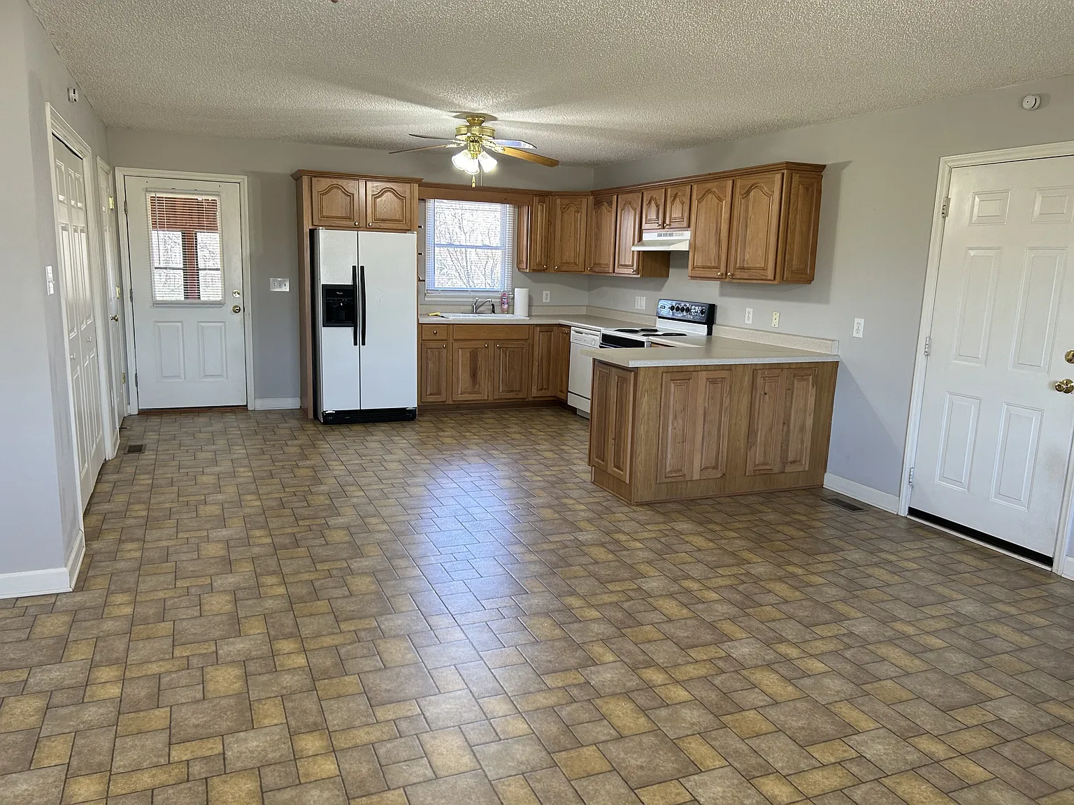 1221 Hamiltons Cross Road - 1 — Photo 4