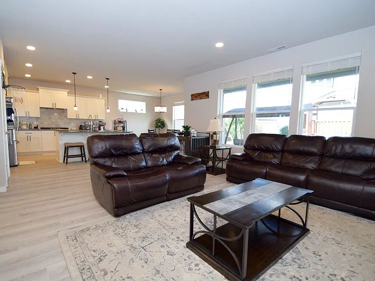 1690 S Quartz Dr — Photo 9