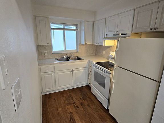 4th image of 516 12th Ave NE APT 9