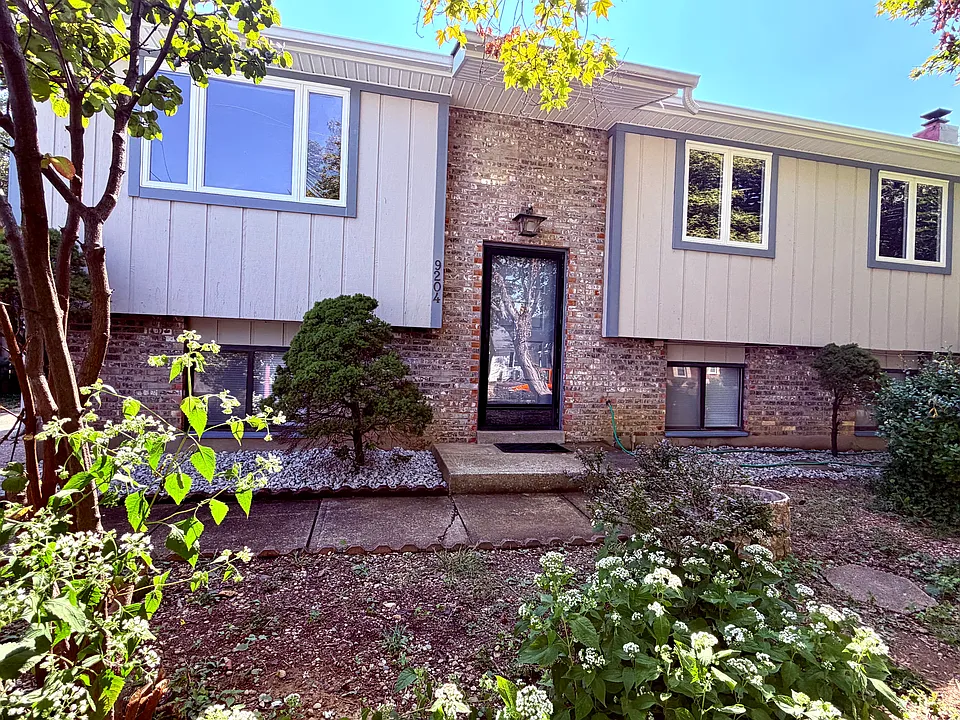 9204 Sue Helen Dr
