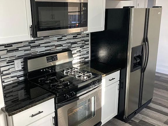 5th image of 11349 Sharon Dr
