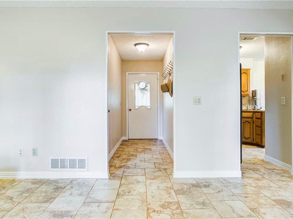 1st image of 1408 Camelia Dr