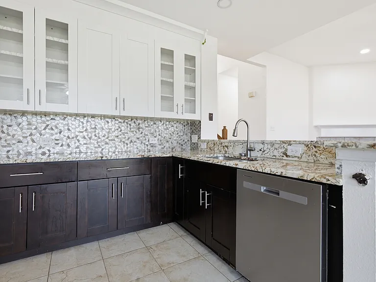 2114 Rustic Ridge Dr — Photo 24
