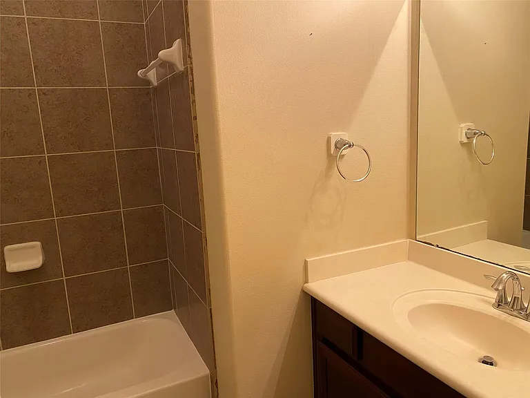 22055 Canyonwood Park Ln — Photo 16