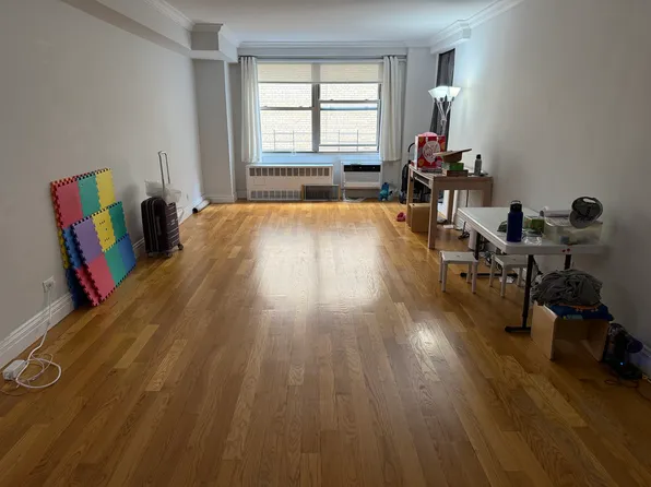 210 West 89th Street image 1 of 5