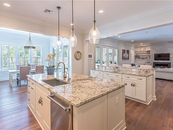 3rd image of 338 Sylvan Dr