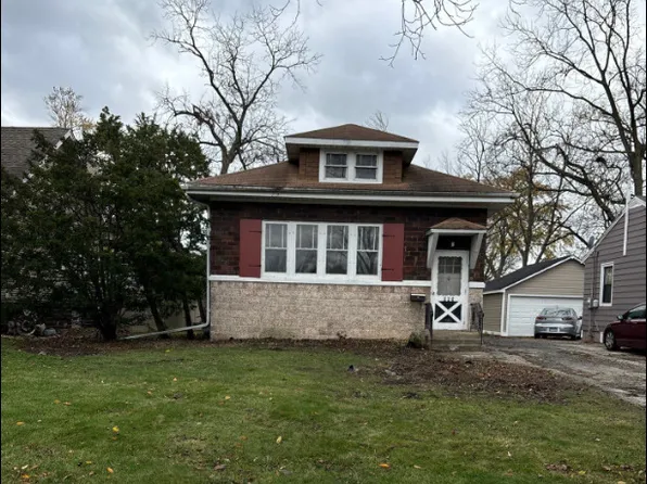 212 S Princeton Ave, Villa Park, IL 60181