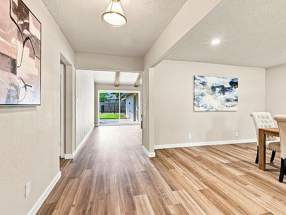 4th image of 305 Brookview Dr