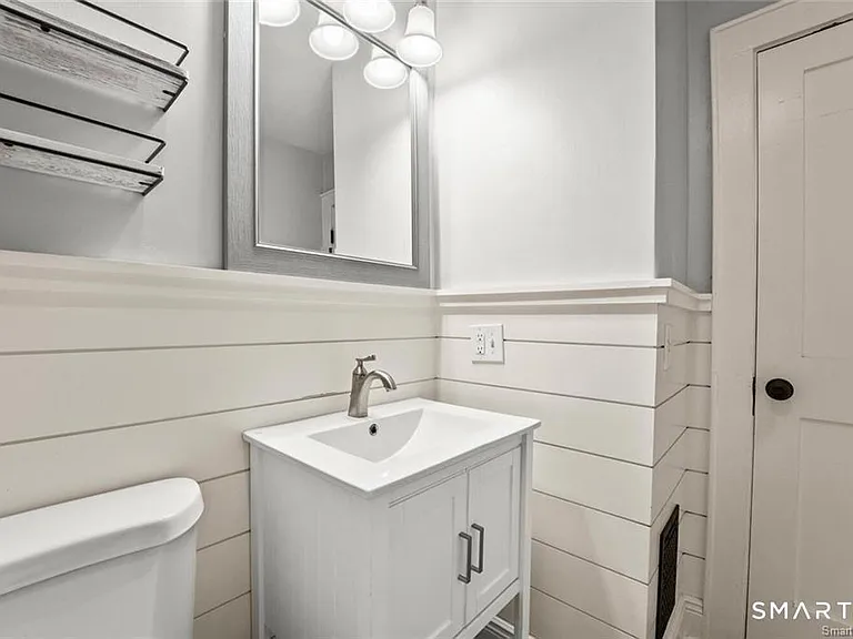 36 Churchill St — Photo 12